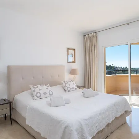 Elveria Hills Excellent Views Apartment *