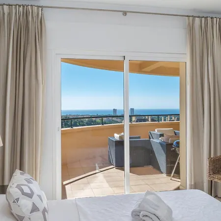 Elveria Hills Excellent Views Apartment